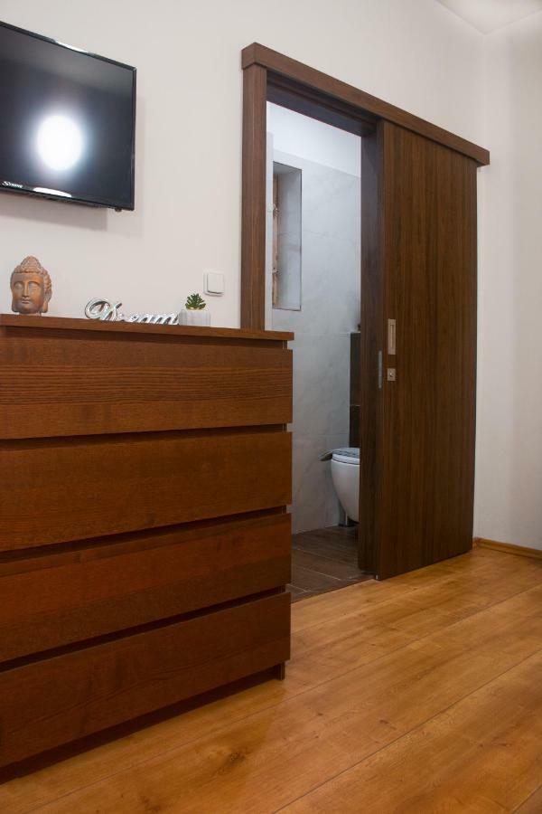 Premyslovska - 2 Bathrooms Prag