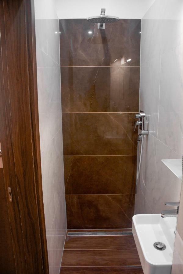 Premyslovska - 2 Bathrooms Prag